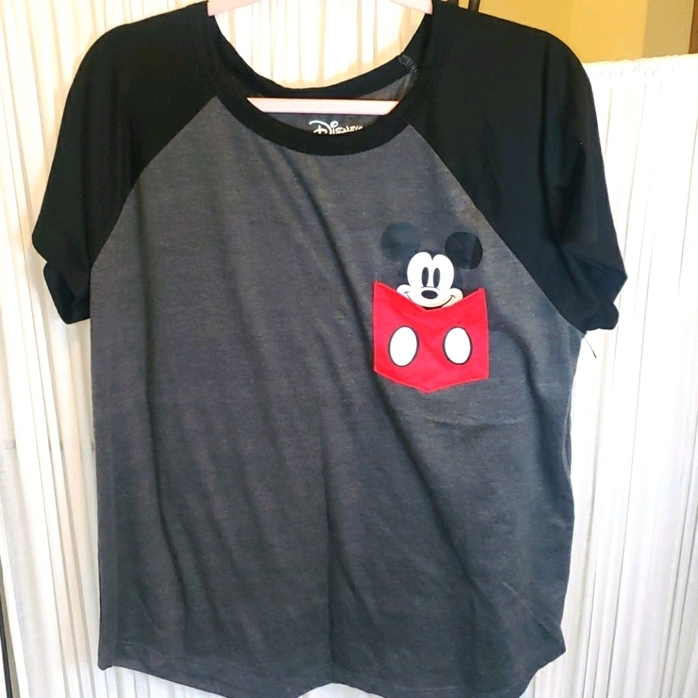 - Disney grey and black shirt XL